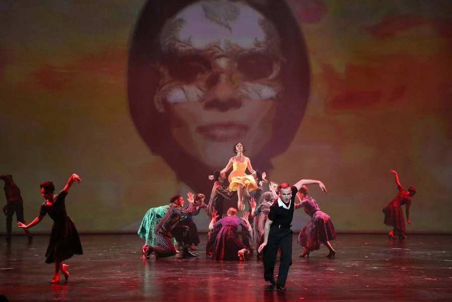 An American in Paris production photograph 7