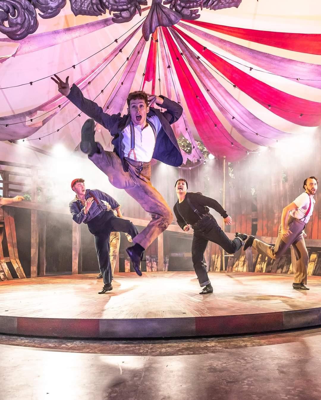 Carousel at Kilworth House Theatre production photograph 3