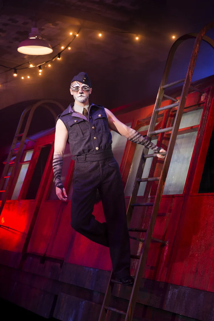 Cats at Kilworth House Theatre production photograph 9