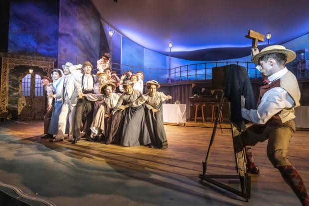 Half a Sixpence at Kilworth House Theatre production photograph 10