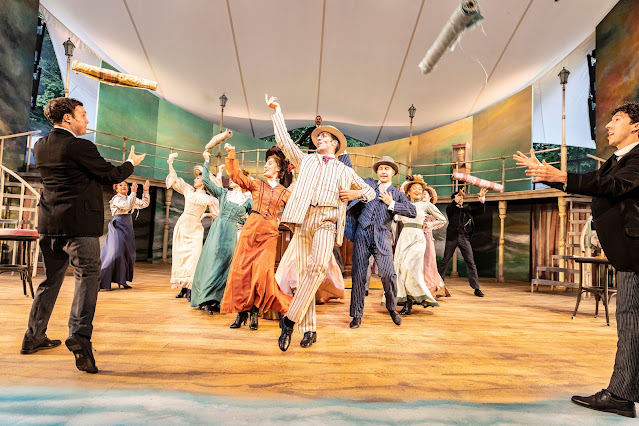 Half a Sixpence at Kilworth House Theatre production photograph 2