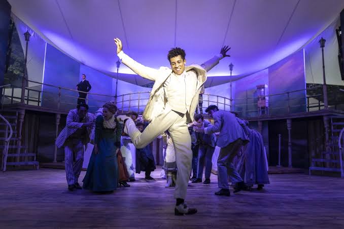 Half a Sixpence at Kilworth House Theatre production photograph 5